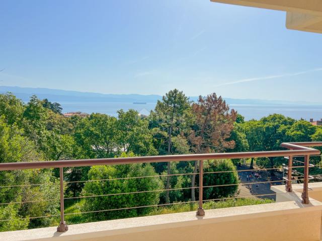 OPATIJA, LOVRAN - vrhunski stan spreman za uređenje s panoramskim pogledom i blizu mora