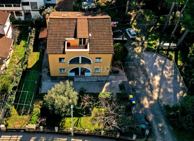 ISTRA, ROVINJ - Apartmanska kuća, 200 m od mora