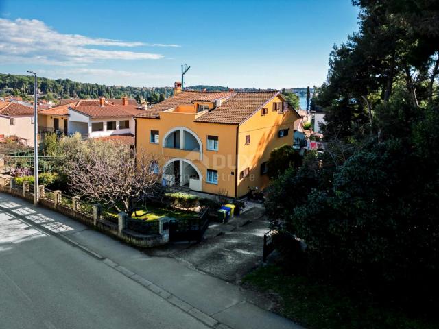 ISTRA, ROVINJ - Apartmanska kuća, 200 m od mora