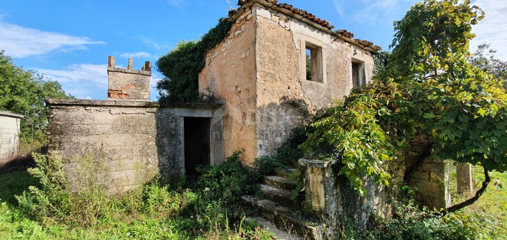 ISTRIA, GRAČIŠĆE - Land complex in a prime location with a beautiful view