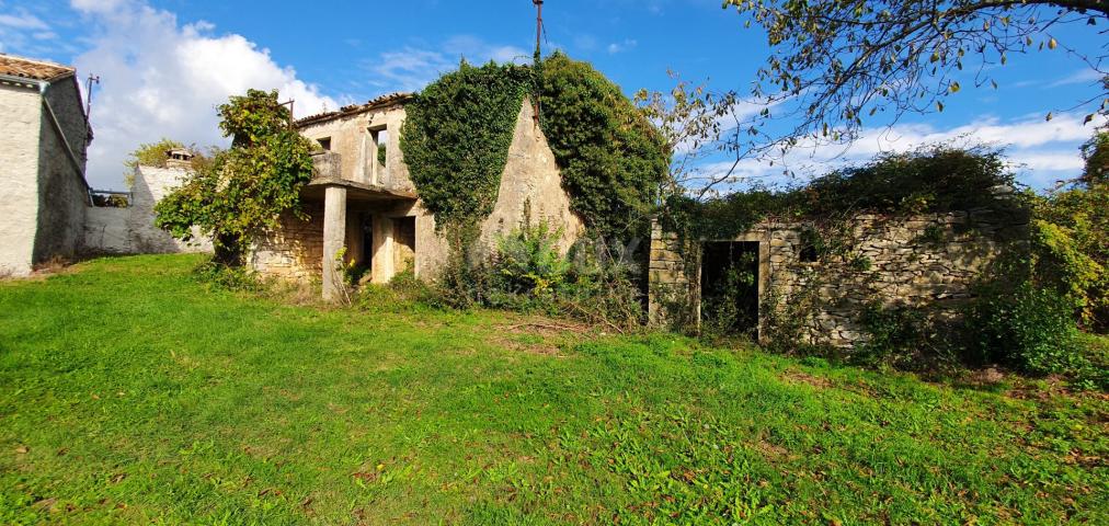 ISTRIA, GRAČIŠĆE - Land complex in a prime location with a beautiful view