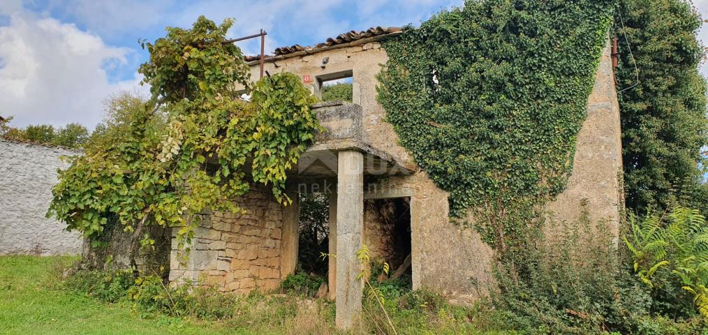 ISTRIA, GRAČIŠĆE - Land complex in a prime location with a beautiful view