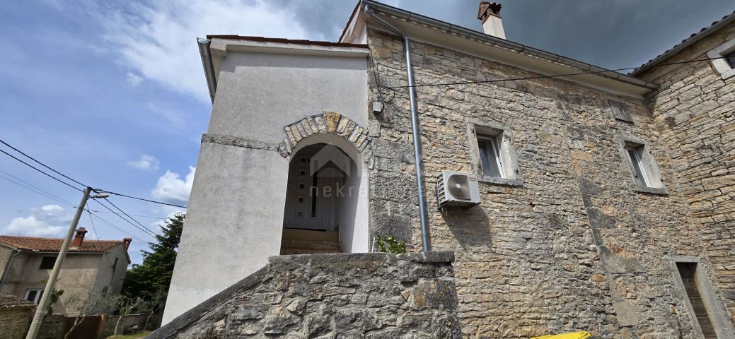 ISTRIA, POREČ - Renovated Istrian house with garden