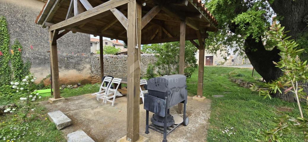 ISTRIA, POREČ - Renovated Istrian house with garden