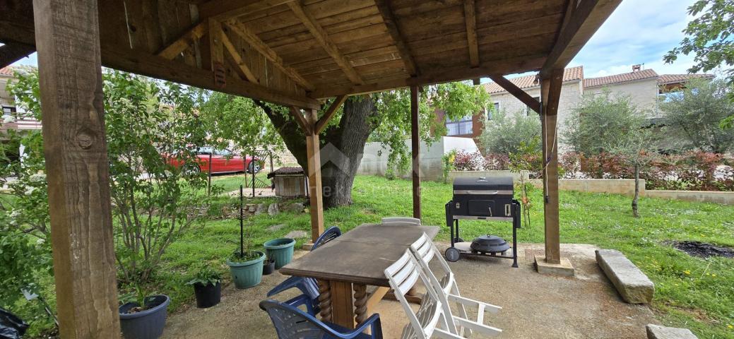 ISTRIA, POREČ - Renovated Istrian house with garden