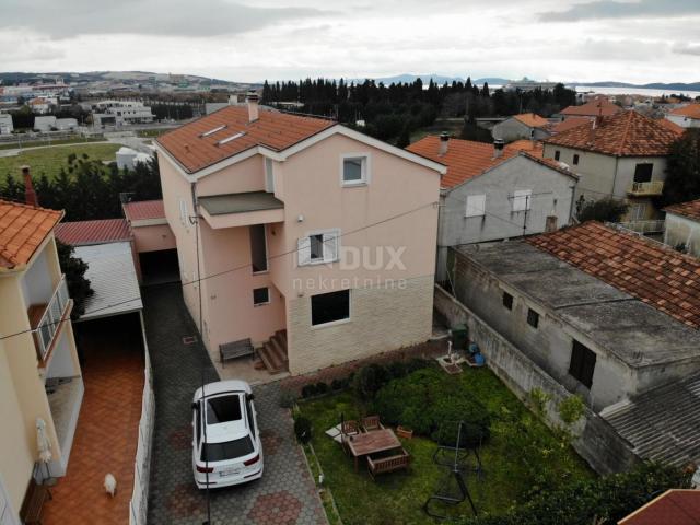 ZADAR, SMILJEVAC - Geräumiges renoviertes Haus mit Garage