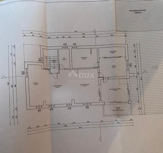 ZADAR, SMILJEVAC - Geräumiges renoviertes Haus mit Garage