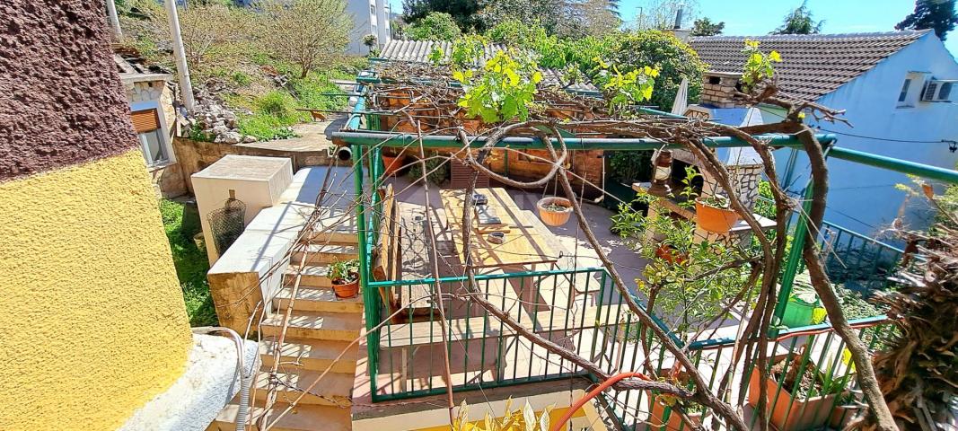 RIJEKA, KRIM - wunderschönes Küstenhaus mit Meerblick!