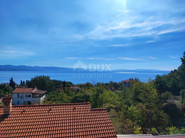 LOVRAN, IKA - Doppelhaushälfte mit Garten und wunderschönem Meerblick