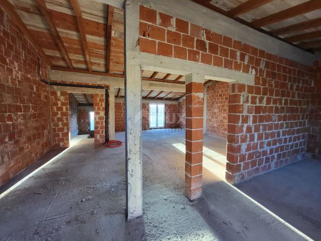 BELAFUZA, ZADAR - OPPORTUNITY! Mini residential building with 3 storey apartments!