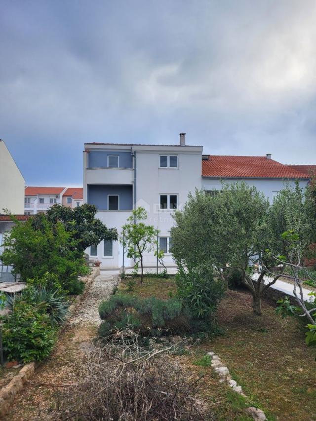 BELAFUZA, ZADAR - OPPORTUNITY! Mini residential building with 3 storey apartments!