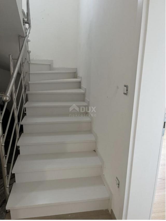 PAG, POVLJANA - Two-story apartment, 100m from the sea, S8