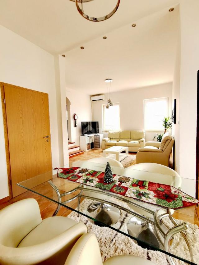 Apartment Njivice, Omišalj, 153m2