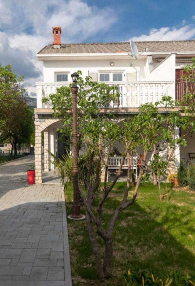 CRIKVENICA, JADRANOVO - schönes Ferienhaus 92m2