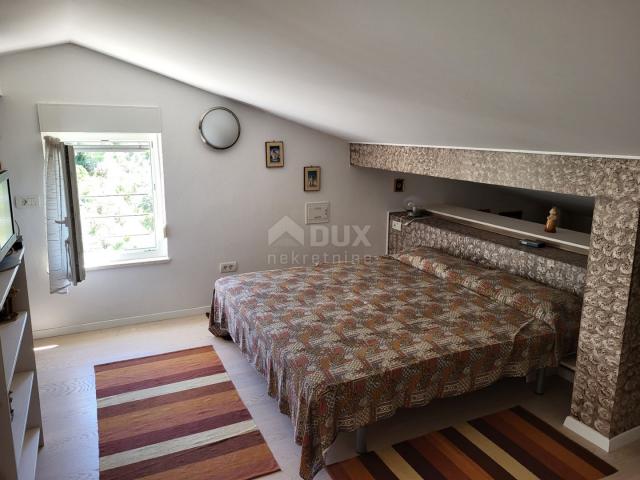 ZADAR, PAKOŠTANE - Two-story apartment with a beautiful view