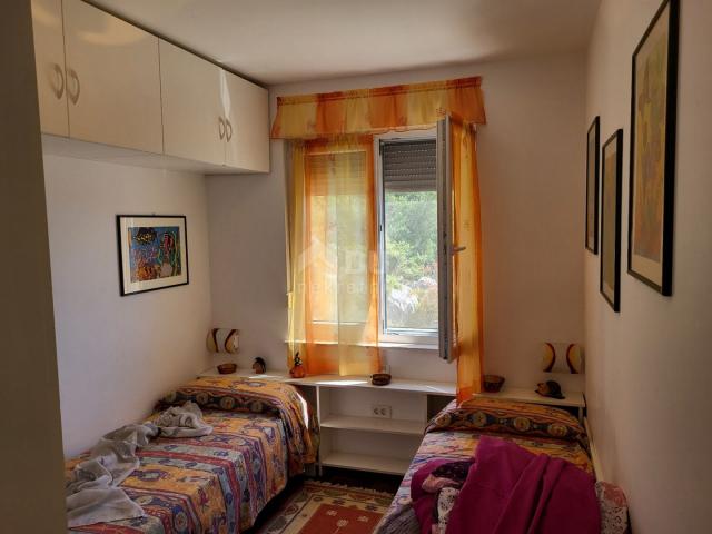 ZADAR, PAKOŠTANE - Two-story apartment with a beautiful view