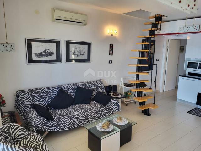 ZADAR, PAKOŠTANE - Two-story apartment with a beautiful view