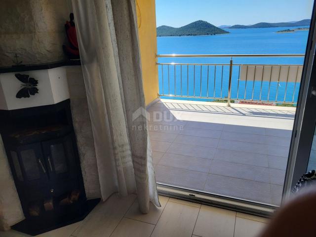 ZADAR, PAKOŠTANE - Two-story apartment with a beautiful view