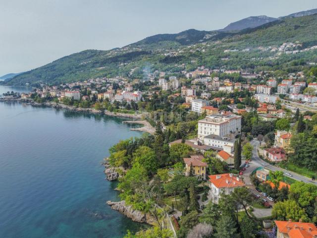 OPATIJA, LOVRAN – Neu – Grundstück für den Bau eines Hotel- und Geschäftszentrums, 300 m vom Meer en