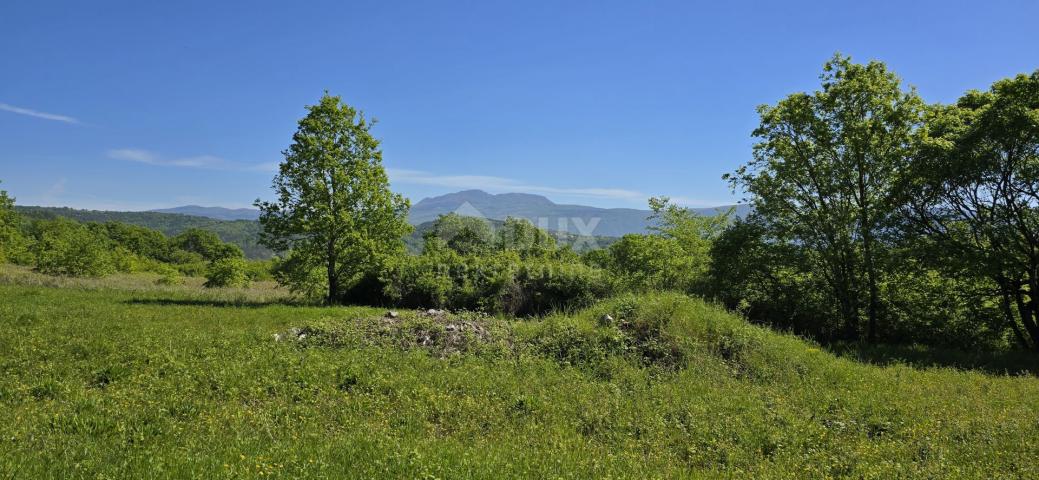 ISTRIEN, PIĆAN - Grundstück mit Baugenehmigung und freiem Blick auf Učka