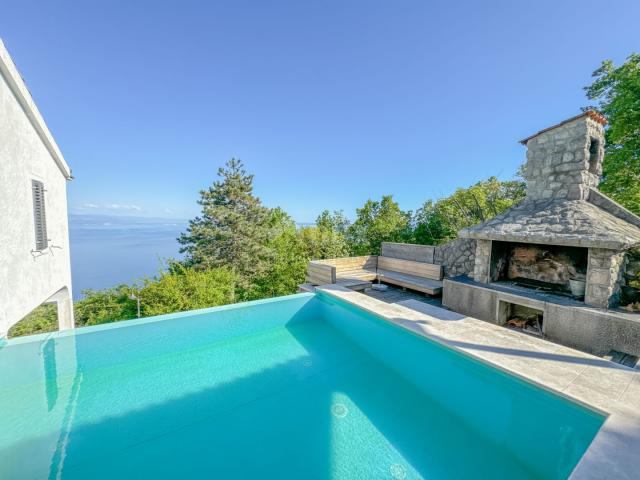 OPATIJA RIVIERA – eine private Villa mit besonderer Ausstattung mit Swimmingpool und Panoramablick a