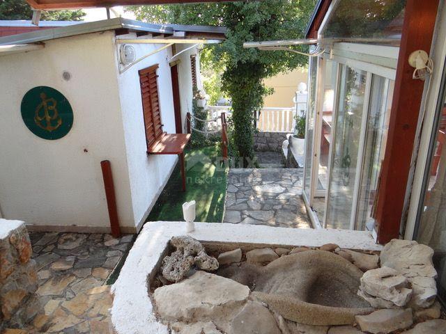 NOVI VINODOLSKI, KLENOVICA - detached house with sea view + garden! OPPORTUNITY!