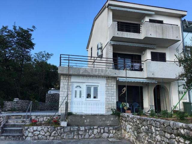 CRIKVENICA, JADRANOVO - lijepa kuća s pet apartmana