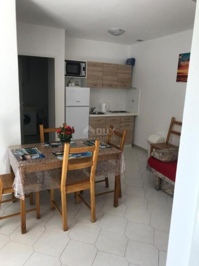 CRIKVENICA, JADRANOVO - lijepa kuća s pet apartmana