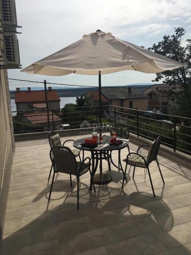 CRIKVENICA, JADRANOVO - lijepa kuća s pet apartmana