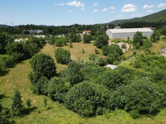 MATULJI, JURDANI, RUPA - Baugrundstück 9000m2 mit GEBÄUDE. GENEHMIGUNG für ein Hallen- und Gewerbewo