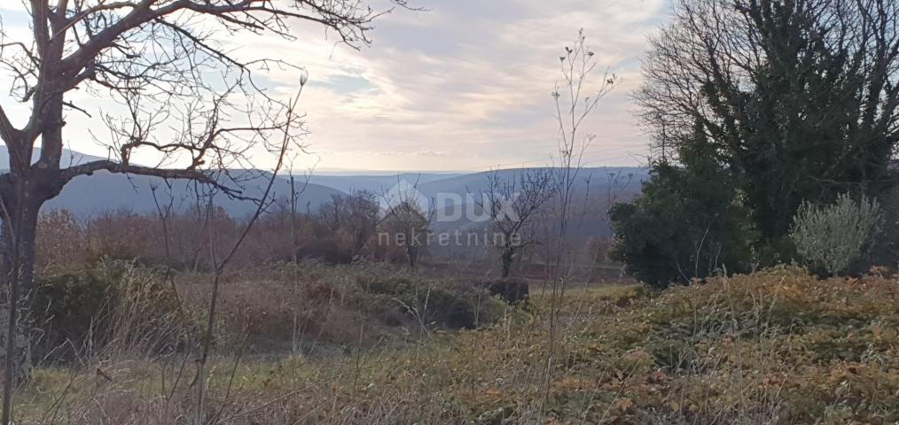 ISTRIEN, BARBAN - Grundstück mit gültiger Genehmigung und bezahlten Nebenkosten, schöne Aussicht