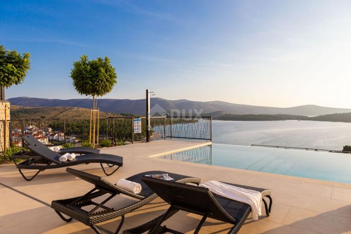 DALMATIA, ŠIBENIK - Luxury villa with swimming pool, soccer field and sauna