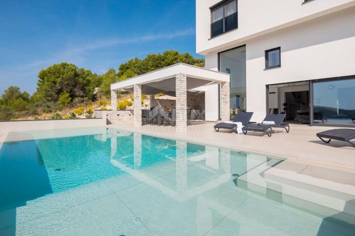 DALMATIA, ŠIBENIK - Luxury villa with swimming pool, soccer field and sauna