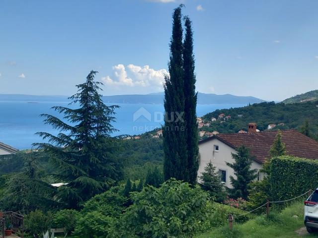 OPATIJA, POLJANE - Prekrasna samostojeća kuća s bazenom, garažom i pogledom na more