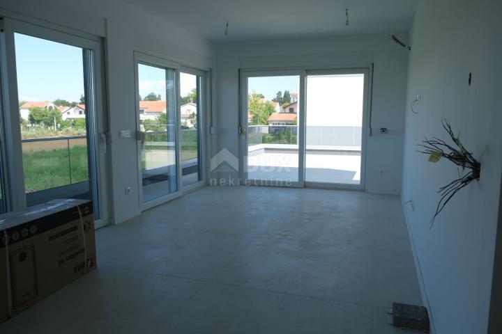 ZADAR, PRIVLAKA - Elegantni penthouse s pogledom na more u Sabunikama!