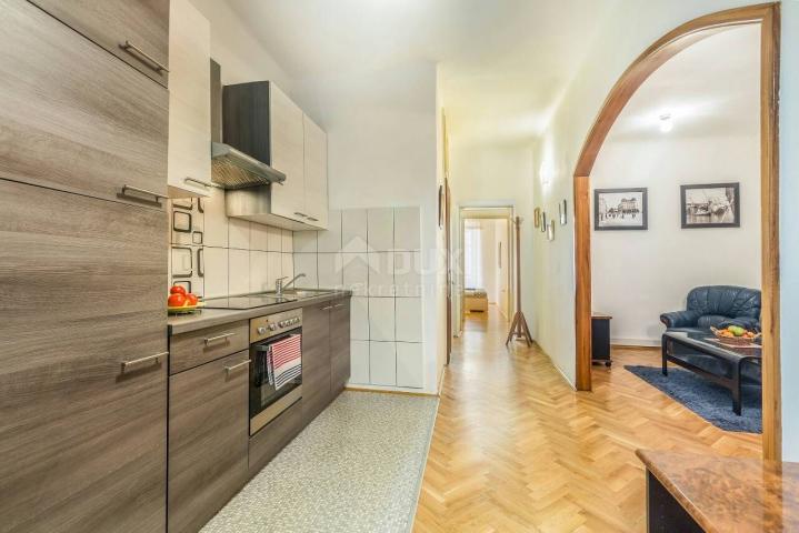 RIJEKA, CENTAR - apartman 2S+DB, 1. kat, balkon, KORZO