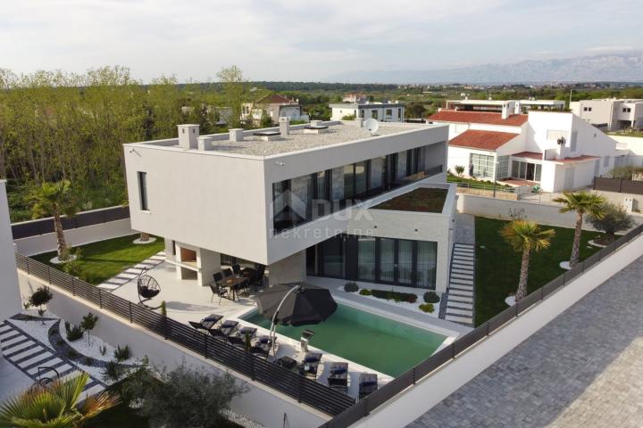 ZADAR, ZATON - Move-in and Superbly Furnished Villa with Heated Pool and Spacious Yard