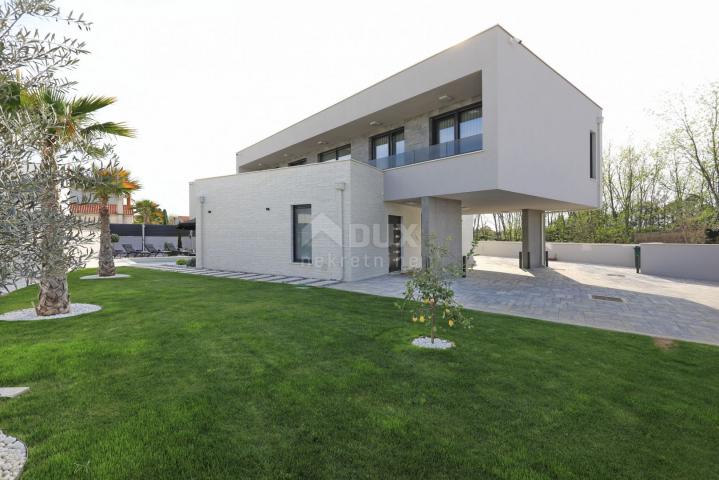 ZADAR, ZATON - Move-in and Superbly Furnished Villa with Heated Pool and Spacious Yard