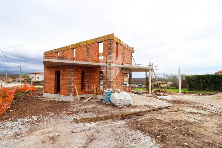 Poreč, Umgebung, schönes Haus mit Pool in ruhiger Lage