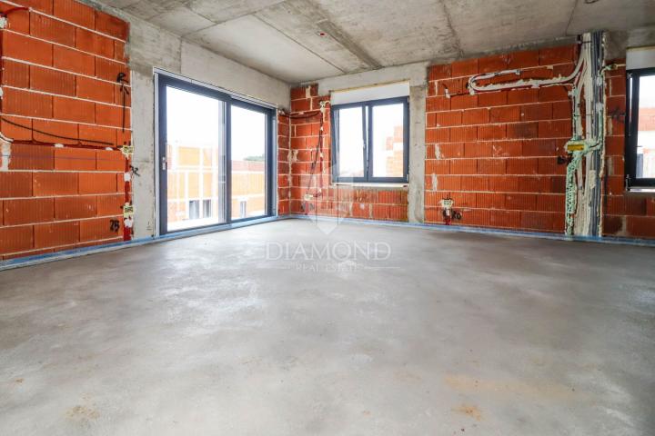 Poreč, izvrstan PENTHOUSE sa pogledom na more!