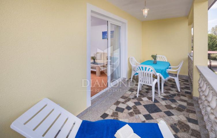 Poreč, Apartmenthaus mit Pool in attraktiver Lage!