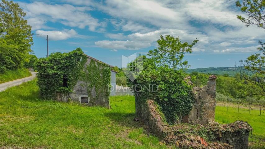 Grožnjan, istrisches Haus mit großem Garten in ruhiger Lage