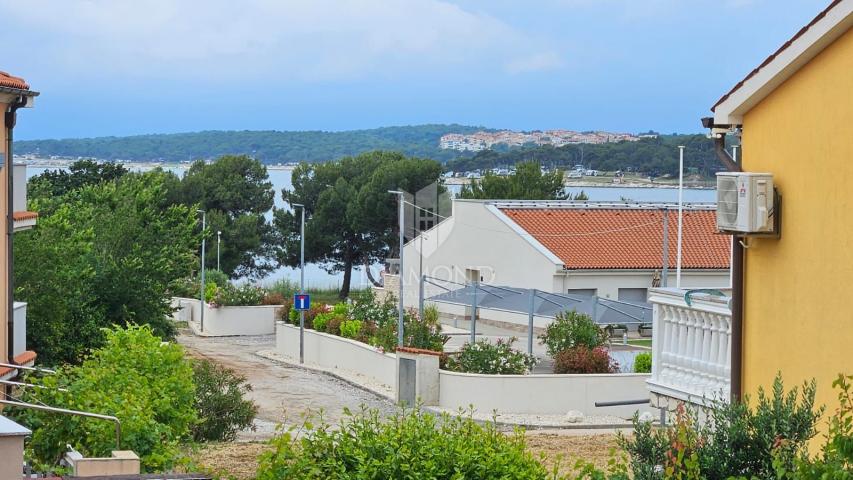 Medulin, lovely house 3rd row from the sea