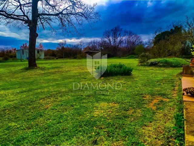 Pula, surroundings, house on a large garden, quiet location