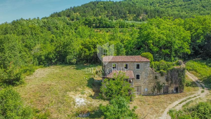 Motovun-Gebiet, Haus zur Anpassung inmitten der Natur