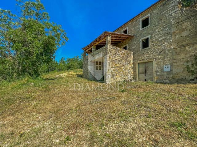 Motovun-Gebiet, Haus zur Anpassung inmitten der Natur