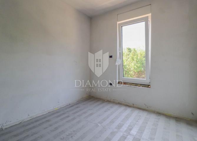 Umag, surroundings, new construction! Exceptional apartment 250 m from the sea!