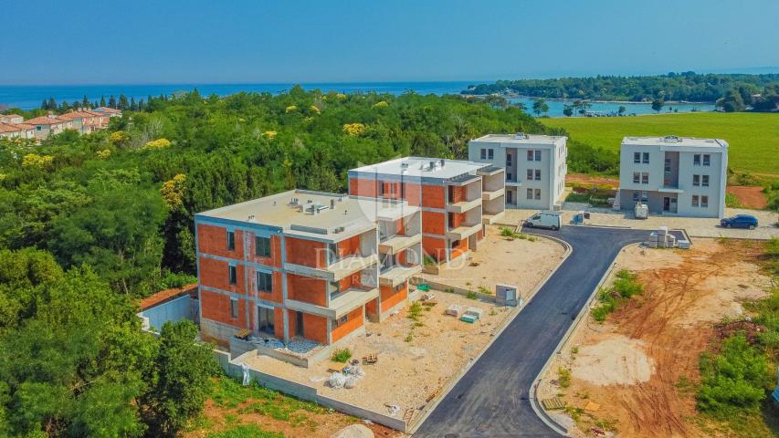 Umag, surroundings, new construction! Exceptional apartment 250 m from the sea!