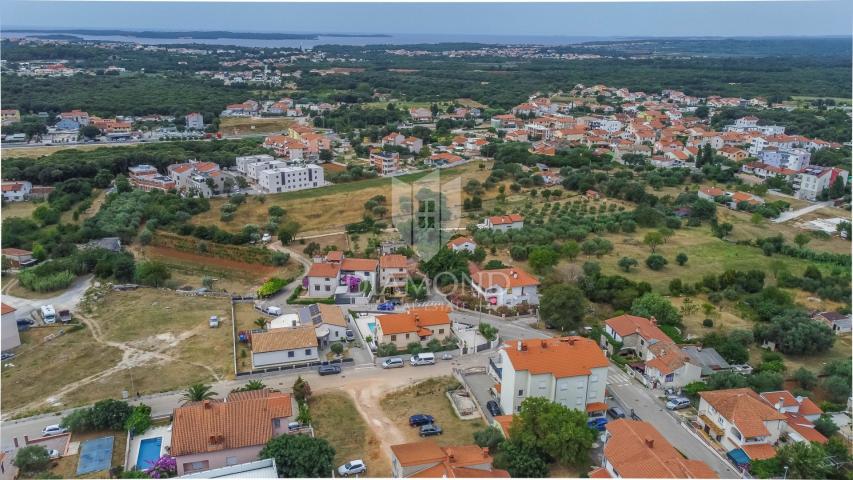 Pula, impozantna kuća s bazenom i pogledom na more