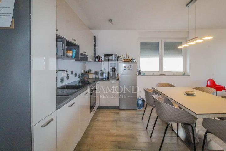 Novigrad, modern apartment with sea view